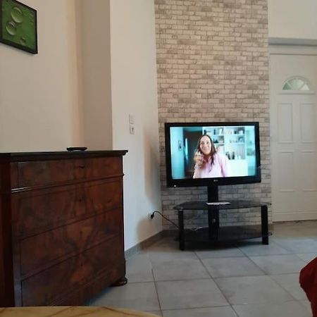 Confortable En Hyper Centre Parking Gratuit Dans La Rue Acces Avec Boite A Clee Apartamento Castres  Exterior foto