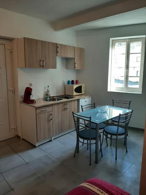 Confortable En Hyper Centre Parking Gratuit Dans La Rue Acces Avec Boite A Clee Apartamento Castres  Exterior foto